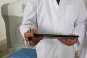 Zwolnienie lekarskie przez&nbsp;Internet – kiedy jest możliwe i&nbsp;na&nbsp;jakich zasadach?